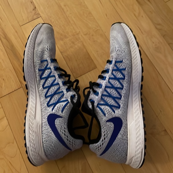 Nike sneakers size 9 great condition - Picture 3 of 6